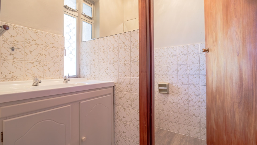 To Let 4 Bedroom Property for Rent in Gordons Bay Village Western Cape